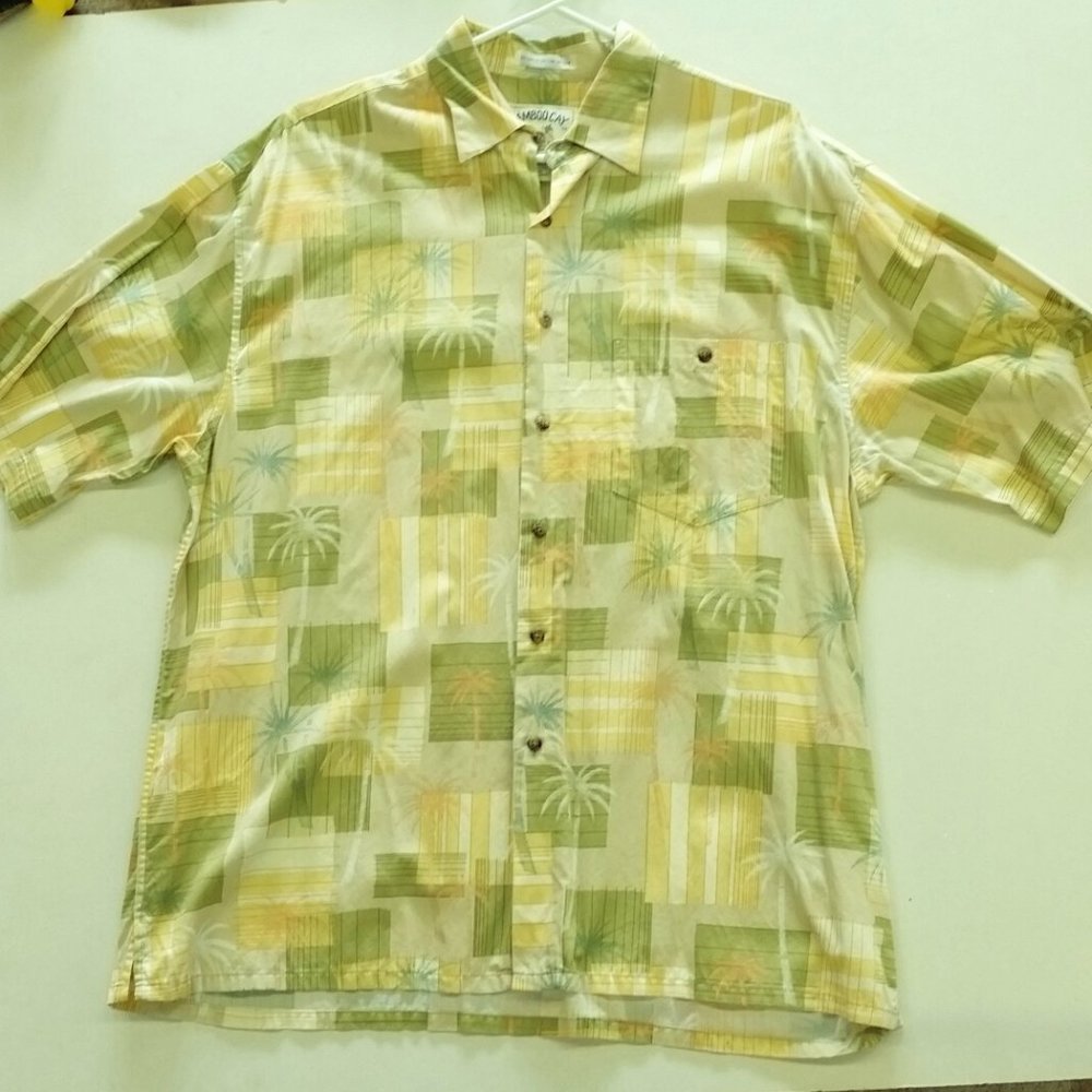 Bamboo Cay Short Sleeve Geometric Print Shirt L